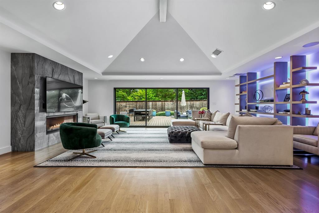Caladium Dr, Dallas, TX 75229