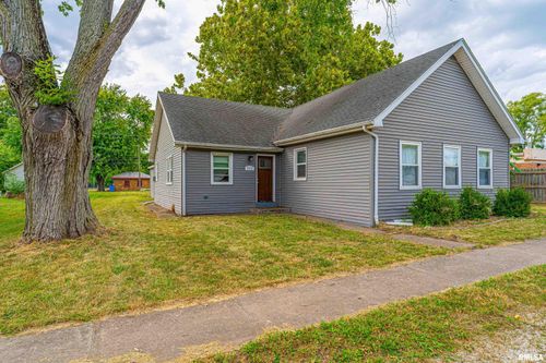 101 S Bogardus St, Elkhart, IL, 62634-7529 | Card Image