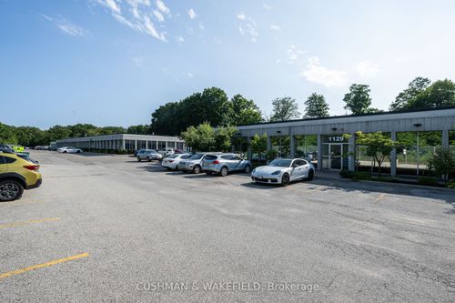 1127 Leslie Street, North York, ON, M3C2K4 | Card Image