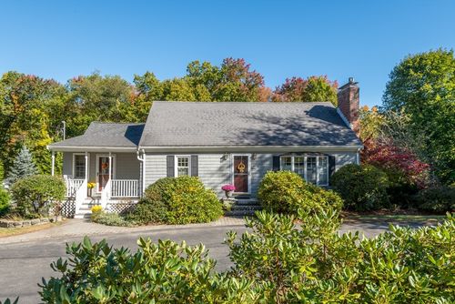 199 W Main St, Georgetown, MA, 01833-1441 | Card Image