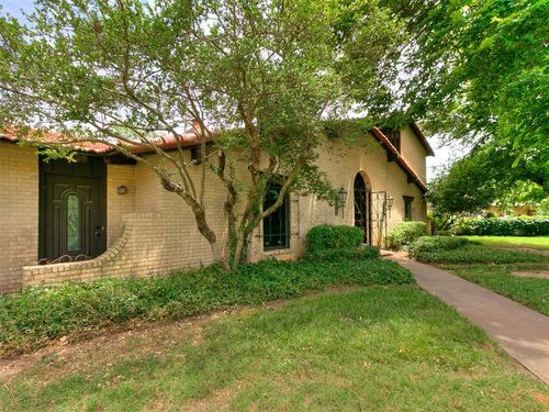 2000 Morgan Dr, Norman, OK, 73069-6525 | Card Image