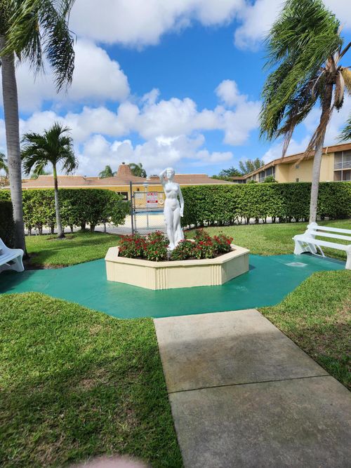 108-600 Village Green Ct, Palm Springs, FL, 33461-6520 | Card Image