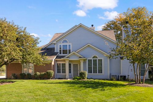 101-30W101 Fairfax Ct, Warrenville, IL, 60555-1065 | Card Image