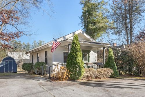 641 N 4th St, Highlands, NC, 28741-7269 | Card Image