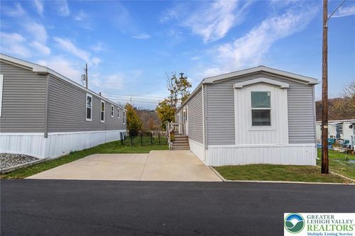 1041 Dogwood St, Laurys Station, PA, 18059-1204 | Card Image