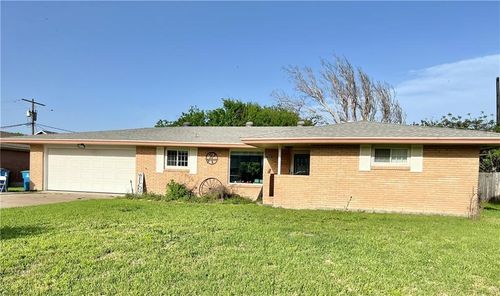 104 W Janin Cir, Portland, TX, 78374-1414 | Card Image