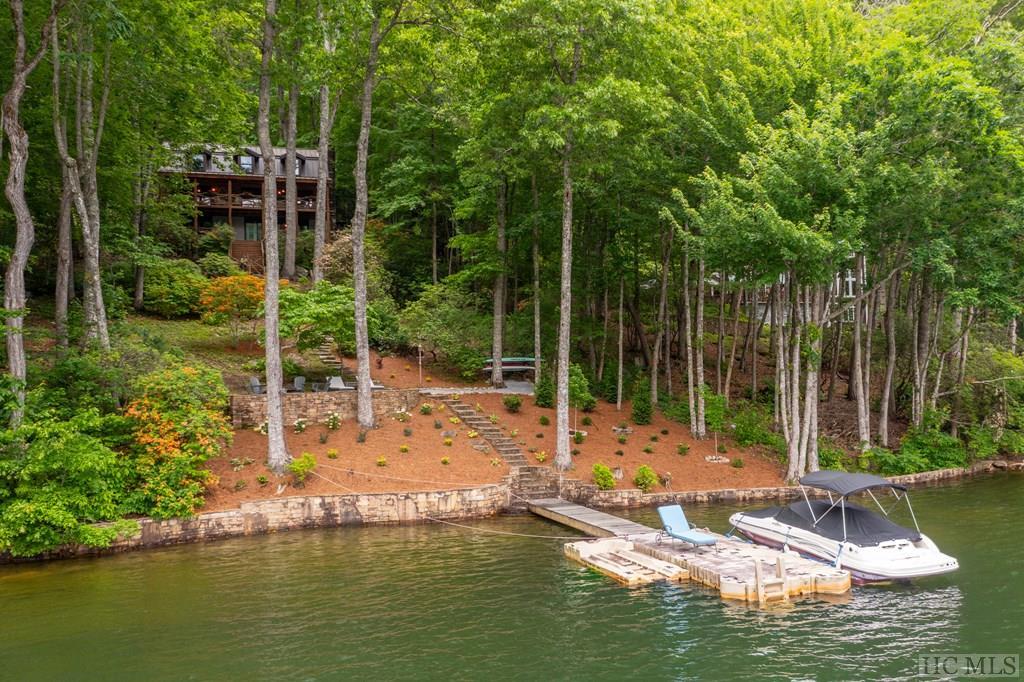 Glenshore Dr, Cullowhee, NC 28723