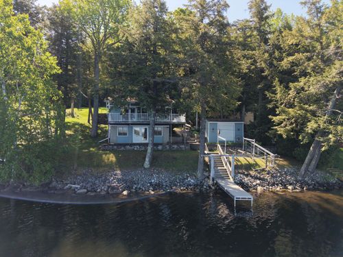 320 Redcedar Ln N, Sidney, ME, 04330-2152 | Card Image
