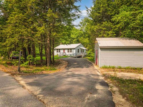 95 Priest Rd, Nottingham, NH, 03290-6204 | Card Image