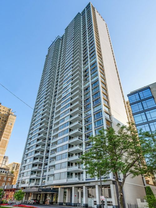 30d-1300 N Lake Shore Dr, Chicago, IL, 60610-5164 | Card Image