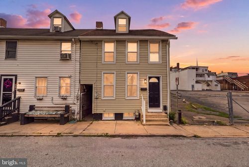 740 E Clarke Ave, YORK, PA, 17403-1613 | Card Image