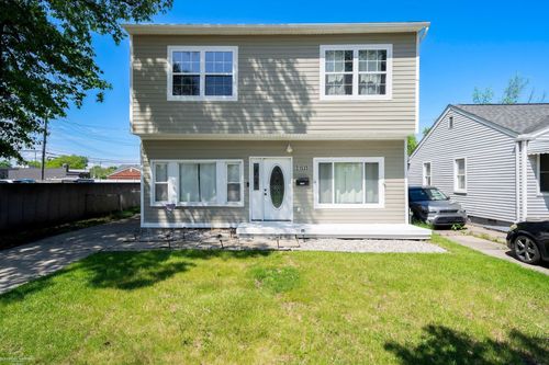 21525 Brys Dr, Saint Clair Shores, MI, 48080-2308 | Card Image