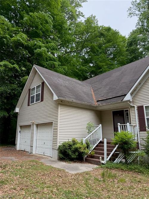 5216 Haynes Mill Ln, Gloucester, VA, 23061-3777 | Card Image