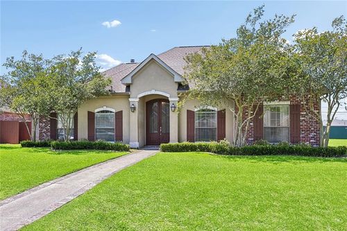 205 Riverwood Dr, Saint Rose, LA, 70087-3765 | Card Image