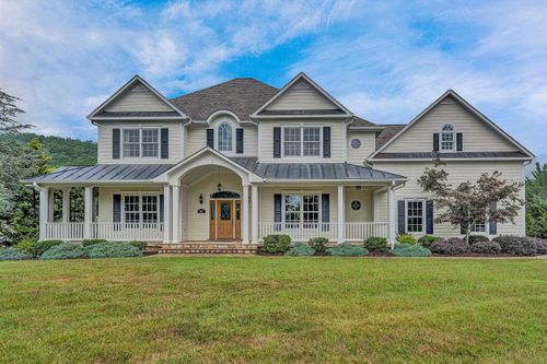 3845 Eagle Crest Dr, Roanoke, VA, 24018-8901 | Card Image