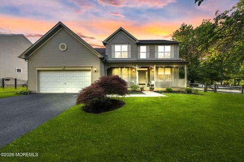2 Stonehedge Dr, East Windsor, NJ, 08520-2825 | Card Image