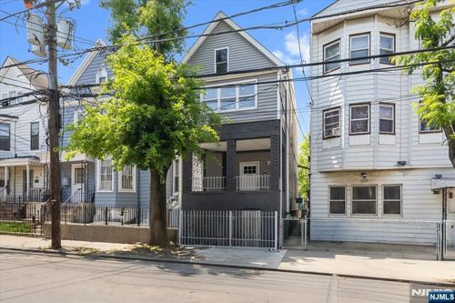 164 Parker St, Newark, NJ, 07104-1111 | Card Image