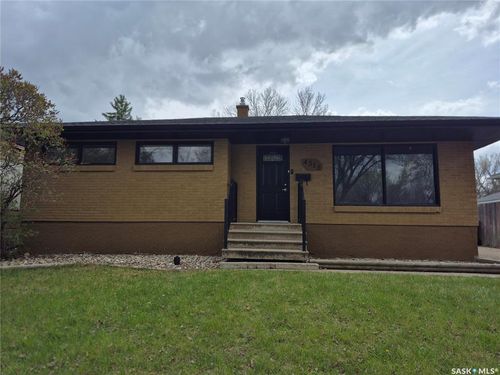 4515 Sherwood Dr, Regina, SK, S4R4B3 | Card Image