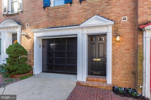 2528 Queen Annes Ln Nw, WASHINGTON, DC, 20037-2148 | Card Image