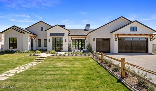 5935 E Calle Tuberia, Phoenix, AZ, 85018-4652 | Card Image