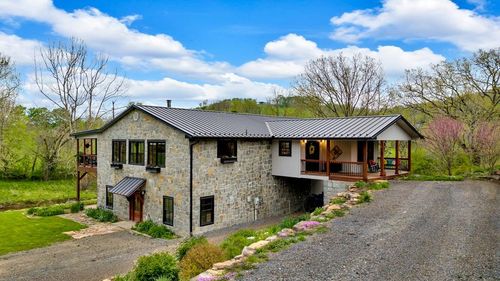 528 Tower Rd, Lebanon, VA, 24266-5667 | Card Image