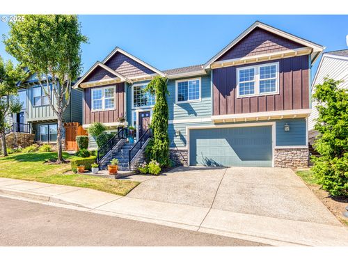 633 N V St, Washougal, WA, 98671-8570 | Card Image