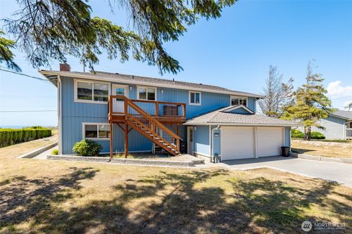 1975 Island View Rd, Oak Harbor, WA, 98277-8579 | Card Image