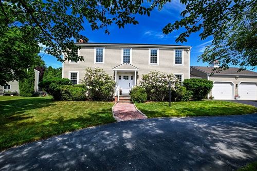 18 Stratford Dr, Dartmouth, MA, 02747-3800 | Card Image