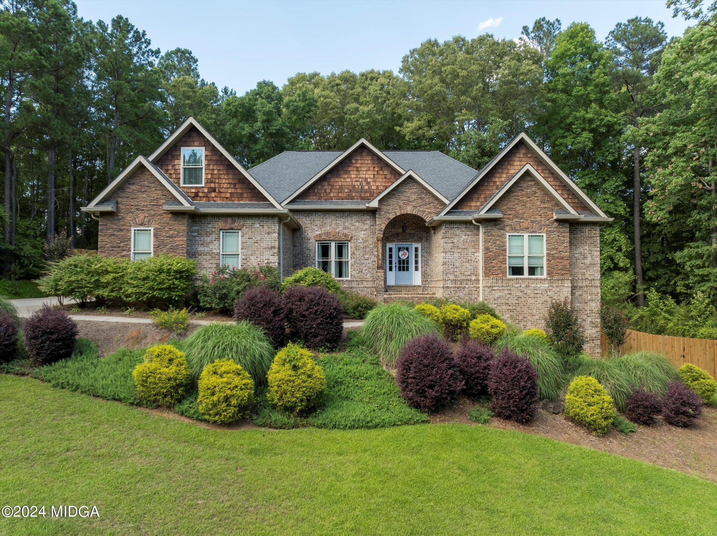 Farrington Dr, Forsyth, GA 31029
