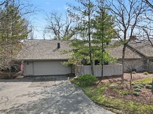 270-26 Hawthorne Dr, Aurora, OH, 44202-6904 | Card Image