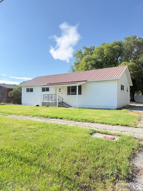 352 W 1st N, Rexburg, ID, 83440-1404 | Card Image
