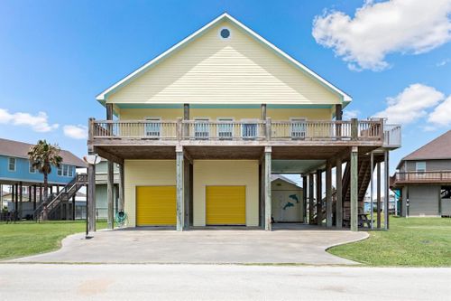 940 Gregory Ln, Crystal Beach, TX, 77650 | Card Image