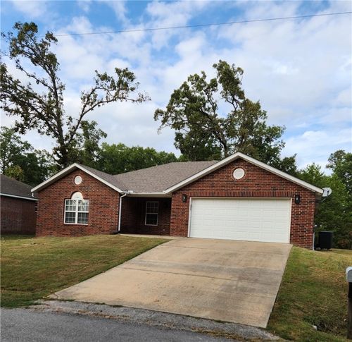 70 Cranfield Dr, Bella Vista, AR, 72714-3904 | Card Image
