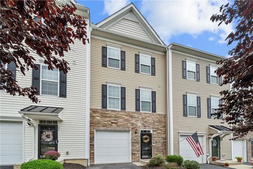 34 Truman Cir, Mc Kees Rocks, PA, 15136-5308 | Card Image