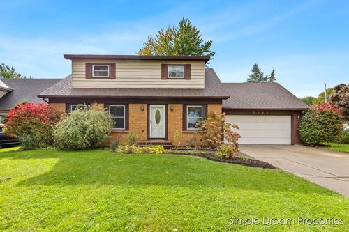 5709 Pineknoll Ct Se, Kentwood, MI, 49508-6432 | Card Image