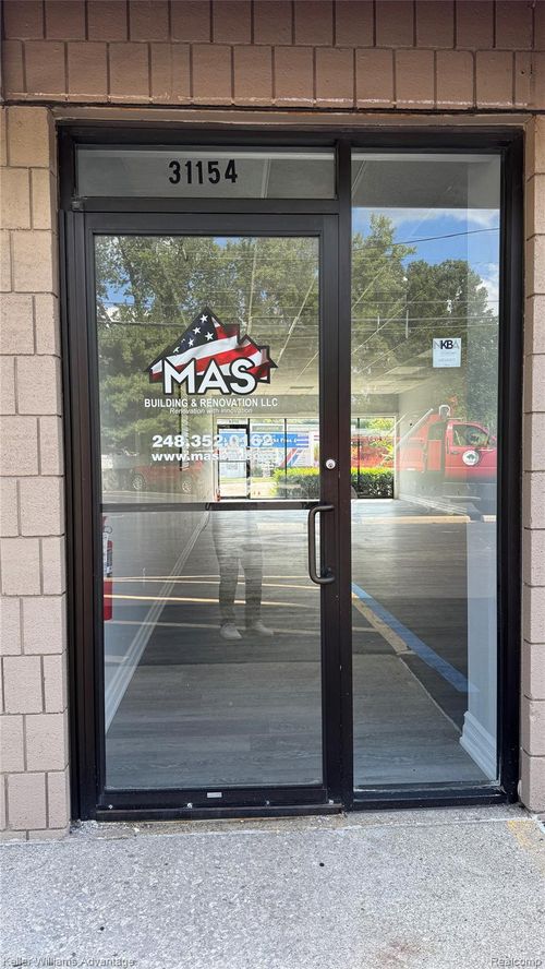 31154 Grand River Ave, Farmington, MI, 48336-4277 | Card Image