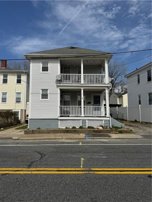 657 Manton Ave, Providence, RI, 02909-5613 | Card Image