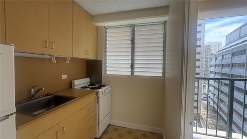 apt-1015-747 Amana St, Honolulu, HI, 96814-5121 | Card Image