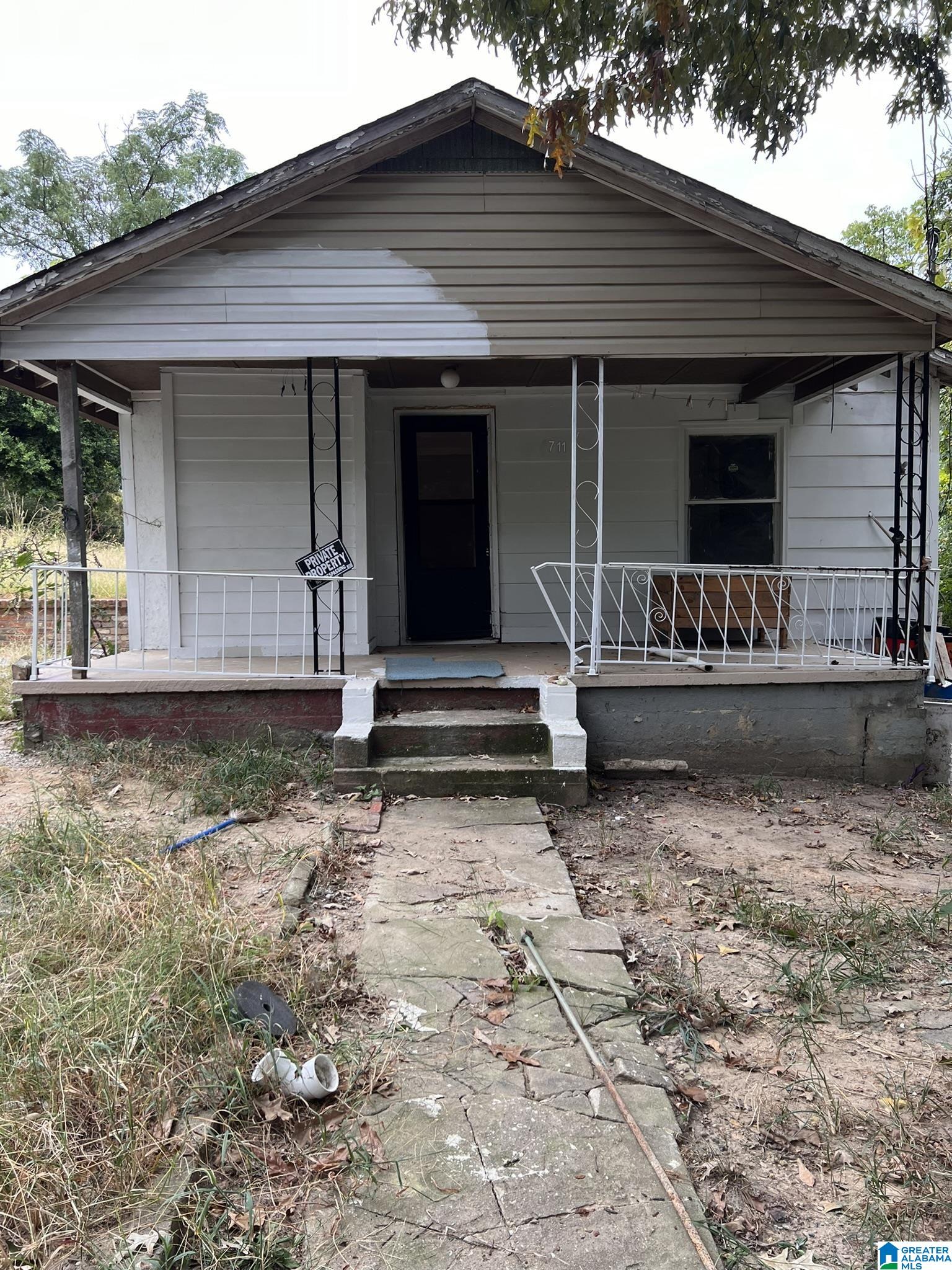 Ledbetter St, Anniston, AL 36201