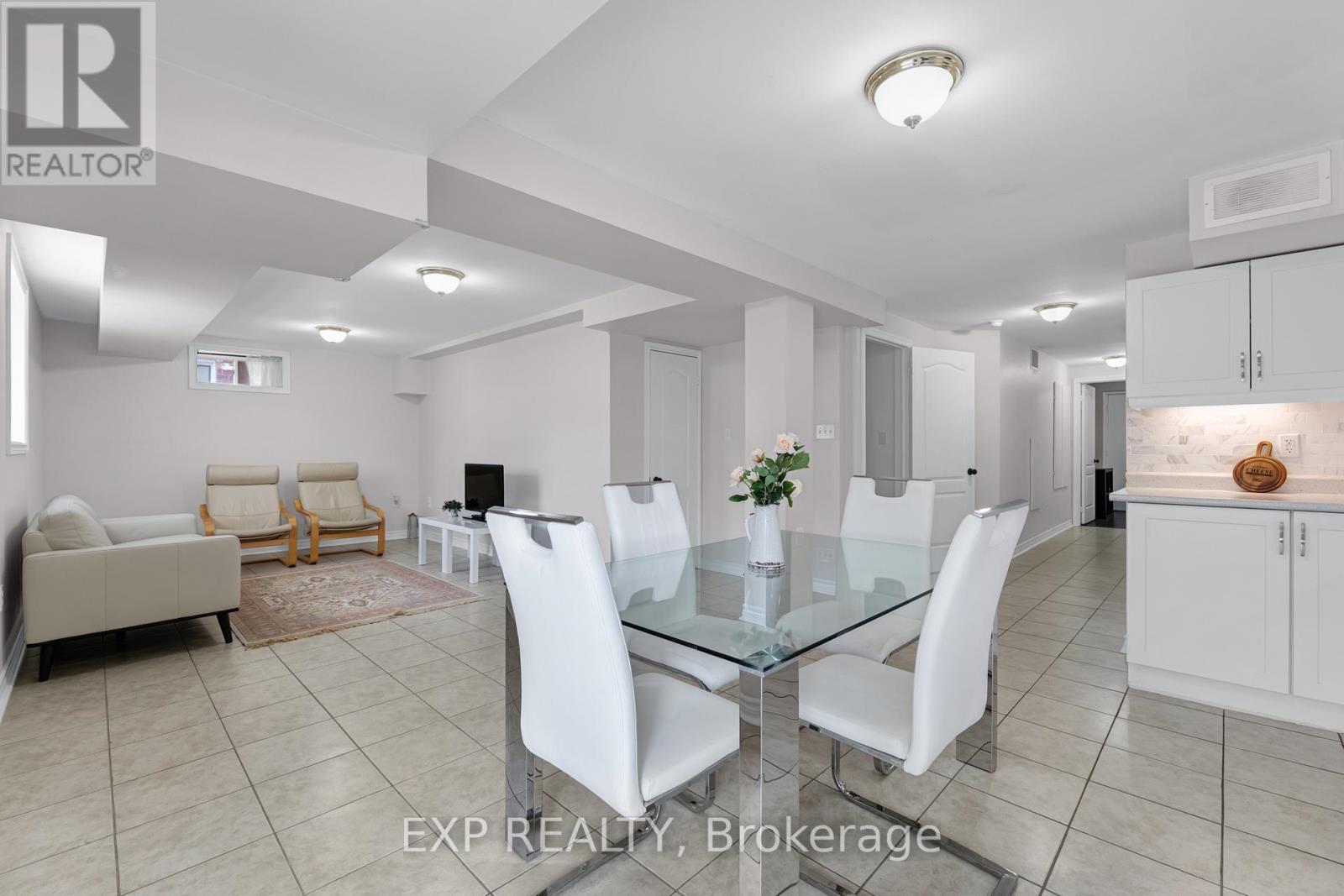 Residential in Newmarket (Woodland Hill) 4
