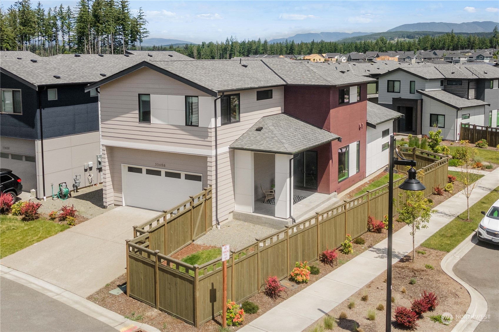 Golden Lakes Ln, Black Diamond, WA 98010