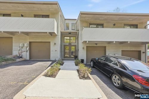 52 Adams Ter, Clifton, NJ, 07013-4047 | Card Image