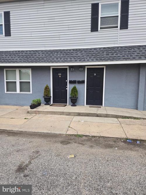 e-215 S Pavilion Ave, RIVERSIDE, NJ, 08075-3657 | Card Image