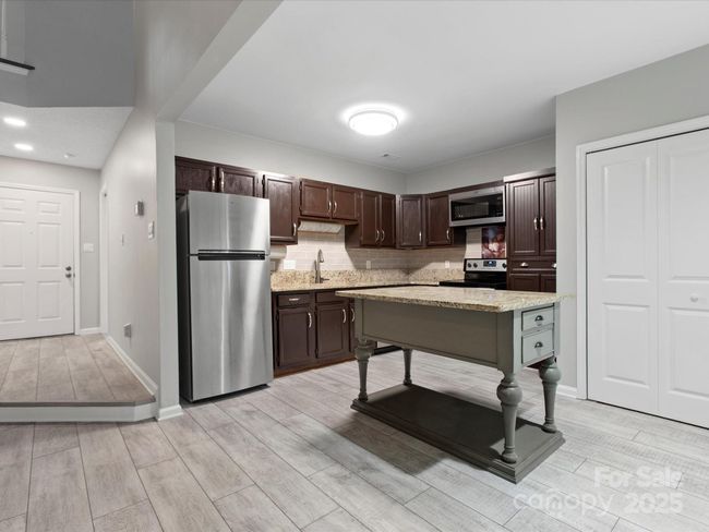 9473 Kings Falls Dr, Condo with 2 bedrooms, 2 bathrooms and null parking in Charlotte NC | Image 9