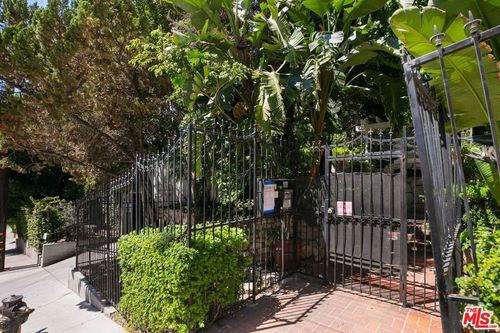 37a-1323 N Olive Dr, West Hollywood, CA, 90069-2705 | Card Image