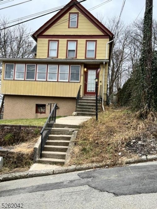 b-4 Harrison St, Newton, NJ, 07860-1308 | Card Image