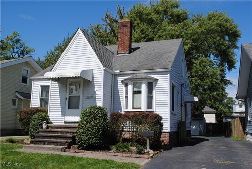 20874 Woodstock Ave, Fairview Park, OH, 44126-1445 | Card Image