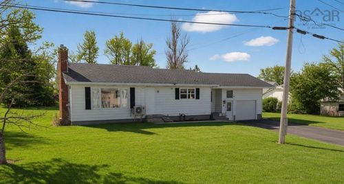 8 Smith Ave, Springhill, NS, B0M1X0 | Card Image