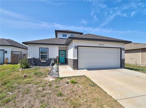 2050 Admiral Ln, Aransas Pass, TX, 78336-3066 | Card Image