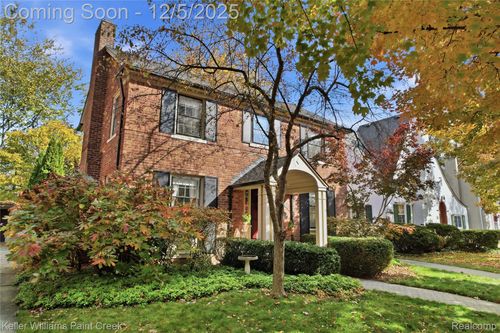 835 Claremont St, Dearborn, MI, 48124-1519 | Card Image